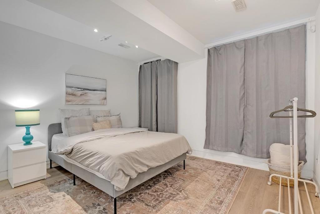 Suite In The Heart Of Downtown Toronto Extérieur photo