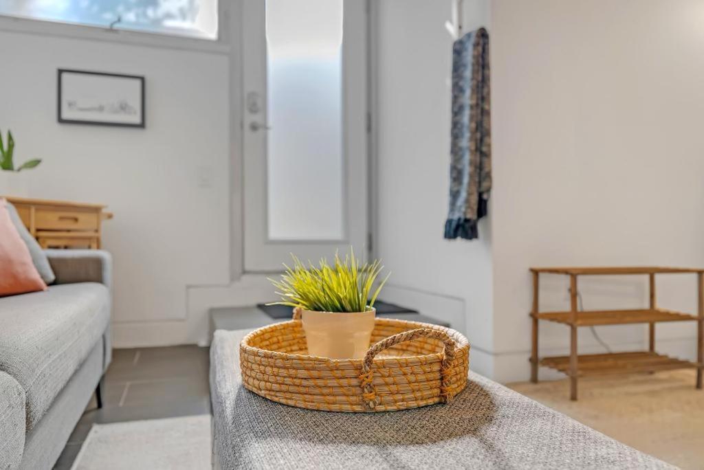 Suite In The Heart Of Downtown Toronto Extérieur photo