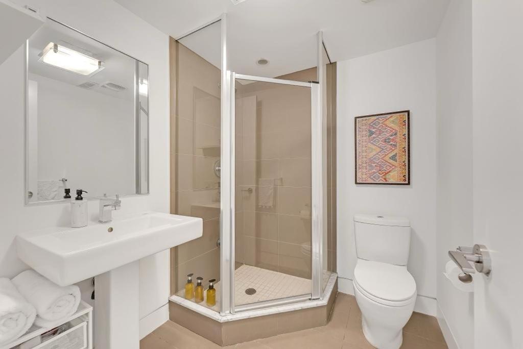 Suite In The Heart Of Downtown Toronto Extérieur photo