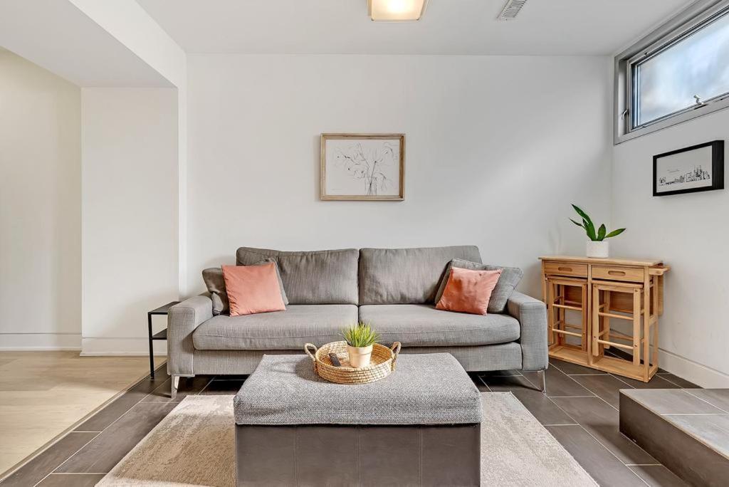 Suite In The Heart Of Downtown Toronto Extérieur photo